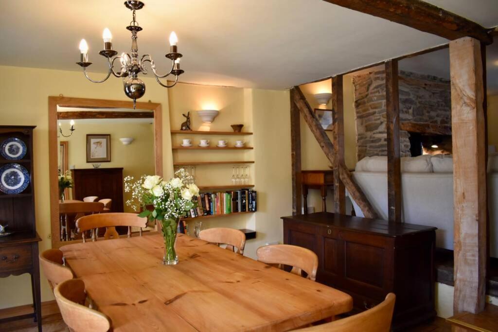 Cross Keys Cottage Holiday Let Bishop's Castle Eksteriør bilde