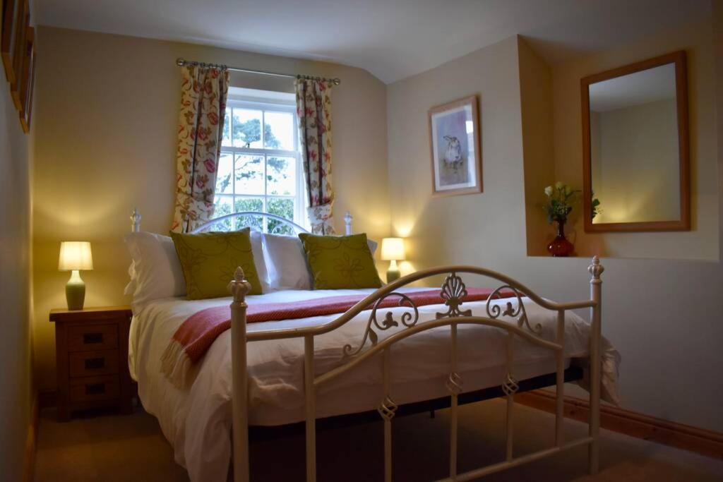 Cross Keys Cottage Holiday Let Bishop's Castle Eksteriør bilde